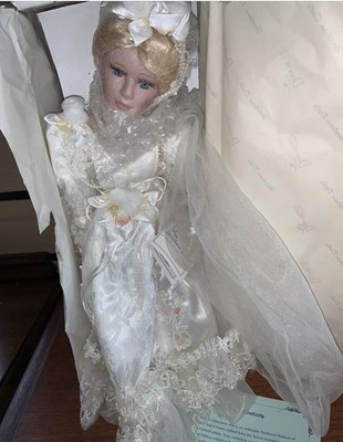 Duck House Biana D16-5328 Bride Doll 17 
