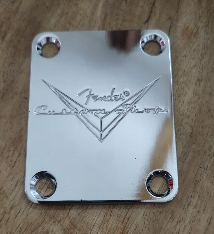 Neck Plate Fender Custom Shop / Without Series Number / Sans Numero De Serie