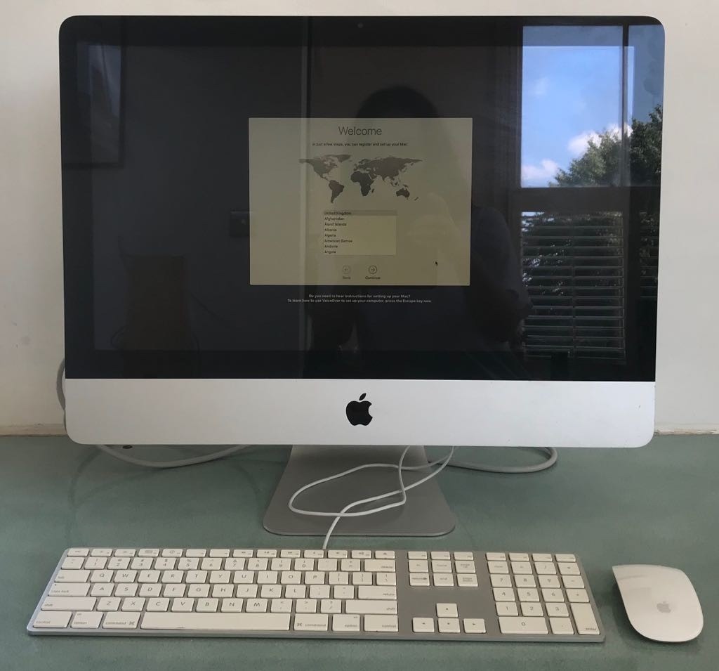 iMac 21.5 inch, Mid 2010 in Nottingham City Centre, Nottinghamshire