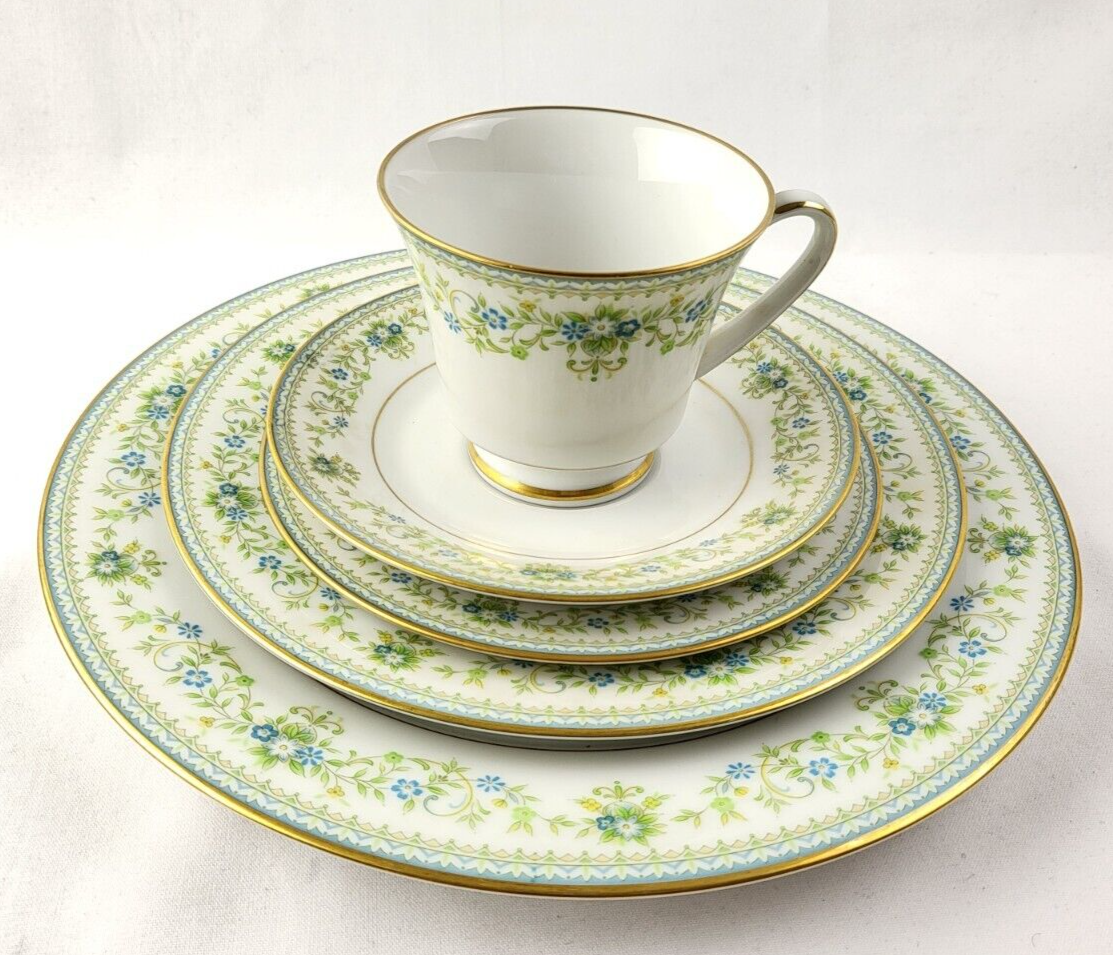 Gossamer Nesting Set With Pipe, One-Hitter & Ashtray