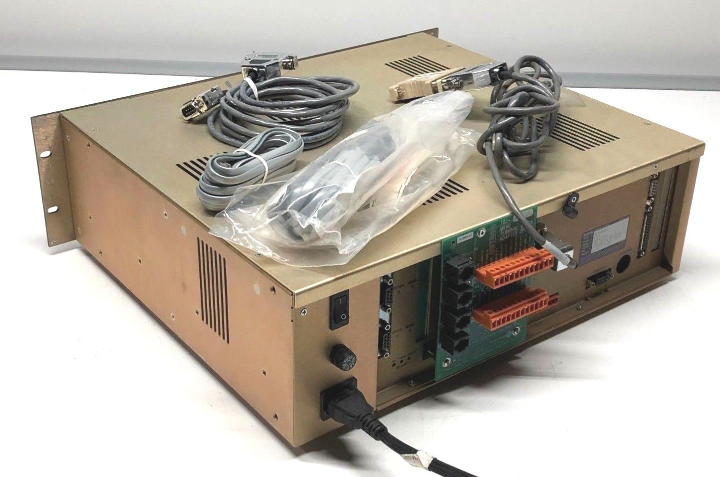 Zetron 640 DAPT XTRA Paging Transmitter Terminal w/ Extras 4 Line Term Block OPT