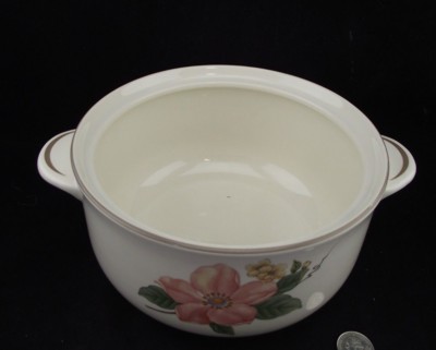 NORITAKE   IRELAND SPRING DEBUT # 9197 2QT COVERED CASSEROLE  SERVING BOWL