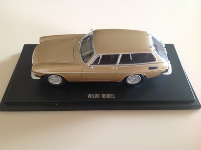 VOLVO 1800ES 1970 ESTATE GOLD METAL 1:43 MOTORART