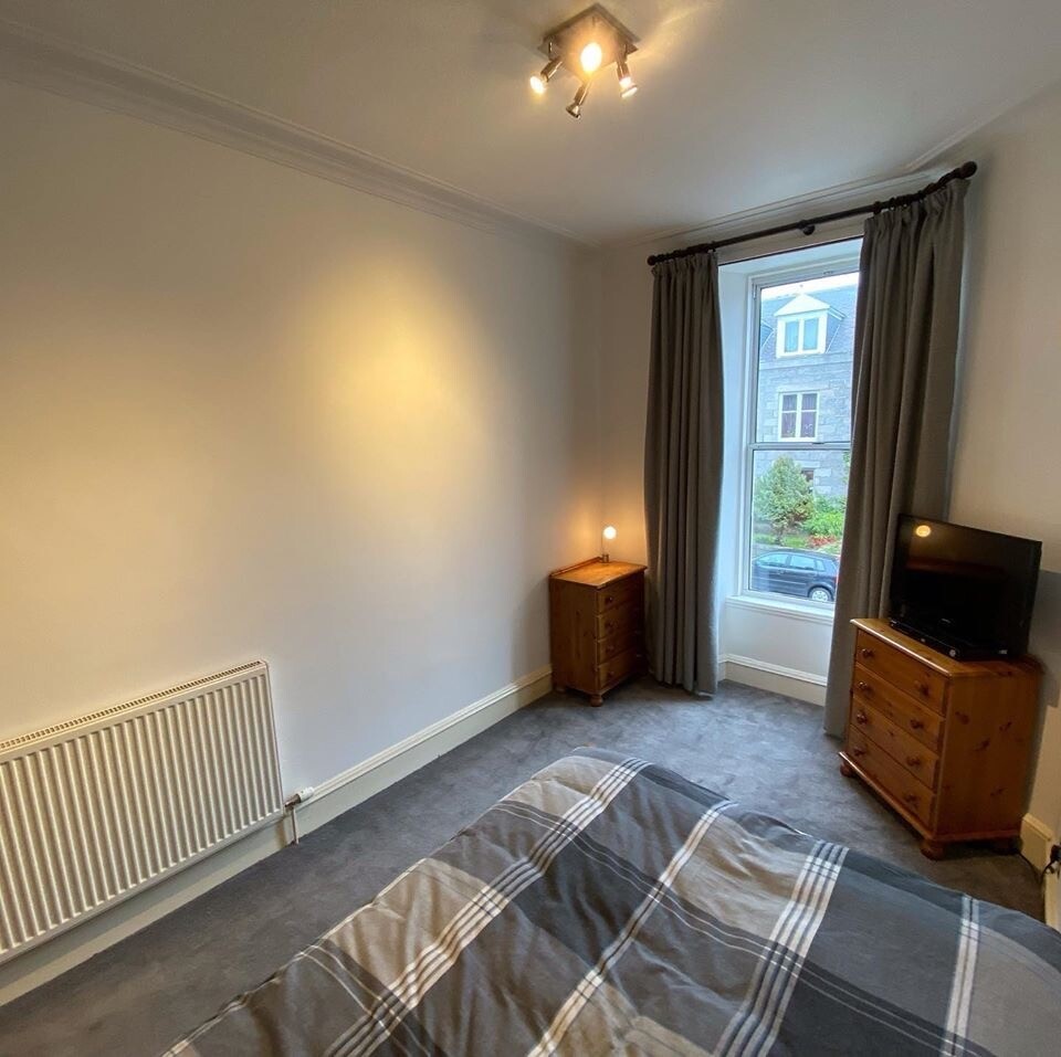 Spacious 1 Bed Flat To Rent In West End Aberdeen In Aberdeen