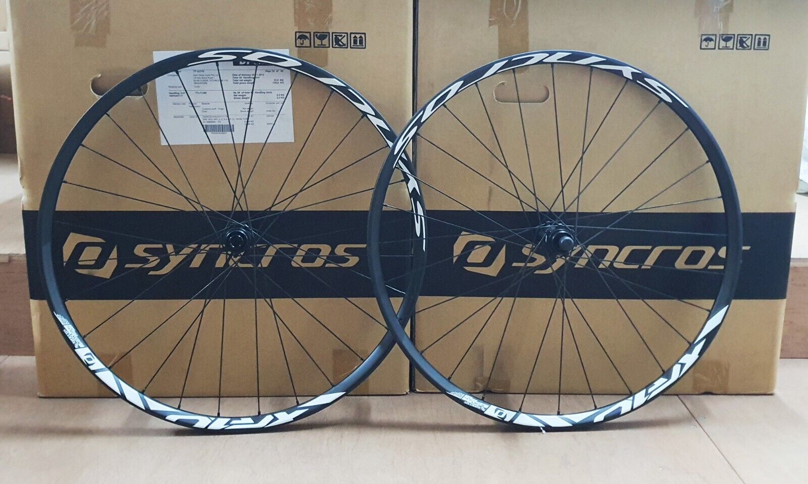 SYNCROS 14 WHEELSET XR1.0 CARBON 650B/27.5 SYNCROS 14 WHEELSET XR1.0 CARBON 650B/27.5