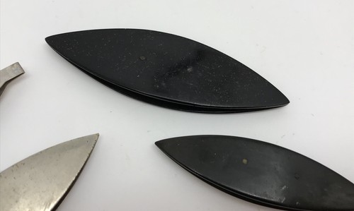 Lot of 4 Antique Vintage Tatting Shuttles, BOYE Metal Shuttle & Plastic (RF712)