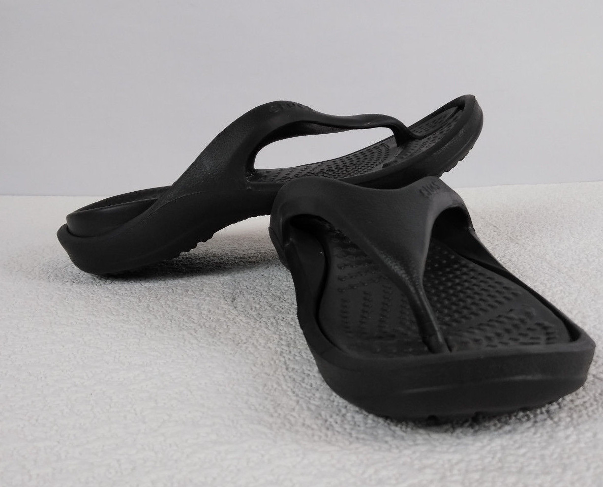 Crocs Womens Mens Black Flip Flops Size Men 7 Women 9