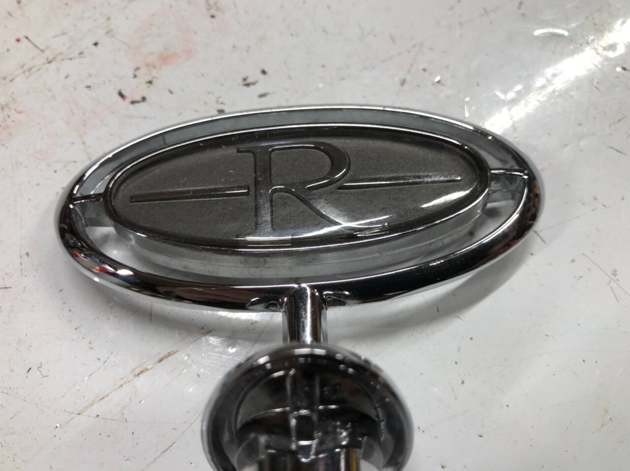 rn　Bonet et Bonet Geraldine Vintage Vintage Ceramic Little Girl Figurine With Yellow Bonnet and Blue