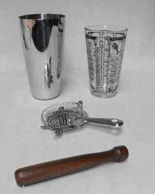 4 pc. BOSTON COCKTAIL SHAKER Pro Bartender Drink Mixing & Muddling Bar Kit