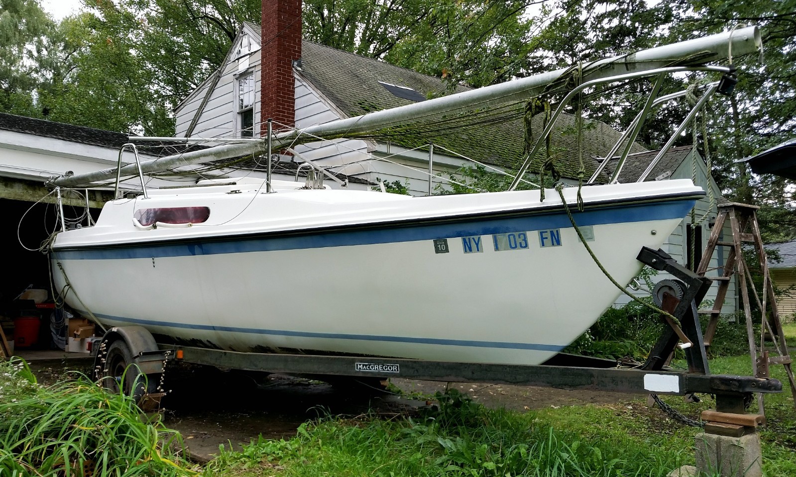 1984 MacGregor Venture 22' Sailboat & Trailer - New York