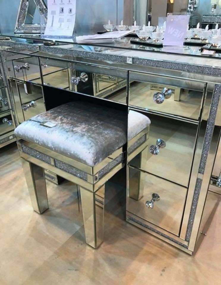 Mirrored Diamond Crush Dressing Table With Crystal Handles in