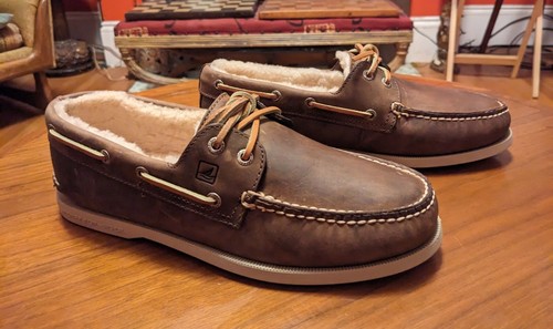 NeW SPERRY MOCCASIN TOP-SIDER US 8.5 SHEEPSKIN FLEECE