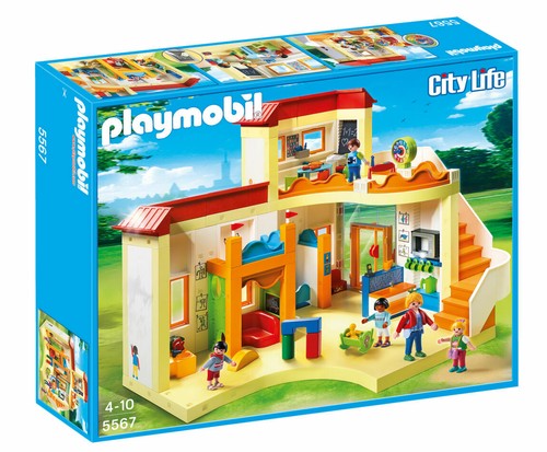 sympa enfant avec tracteur Playmobil ( parc , jardin ) 1583