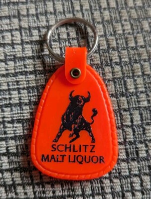 Vintage SCHLITZ MALT LIQUOR BULL LOGO KEY CHAIN Orange/ Rare / NOS !!!