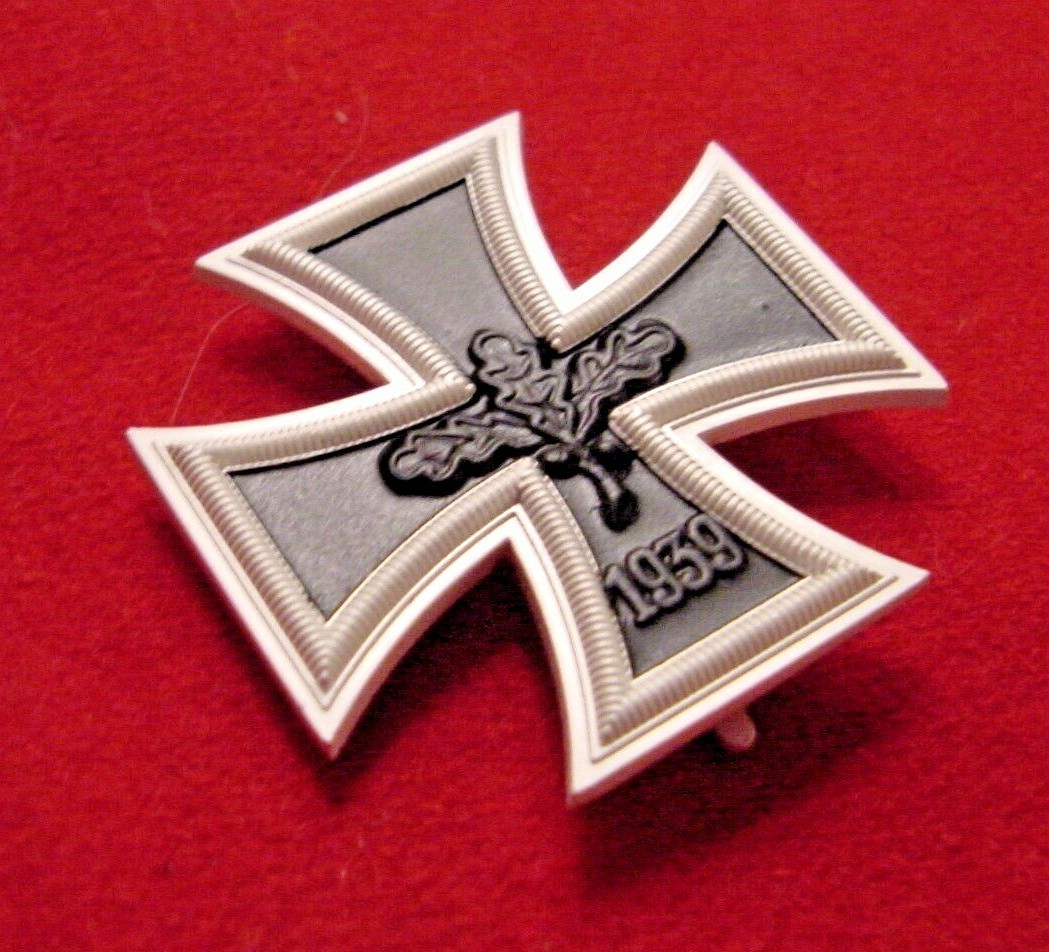 1939’s～★ドイツ国防軍陸軍 ★ Iron Cross ★ ミリタリーリング GERMAN MILITARY MEDAL - 1939 IRON CROSS SECOND CLASS - 1957