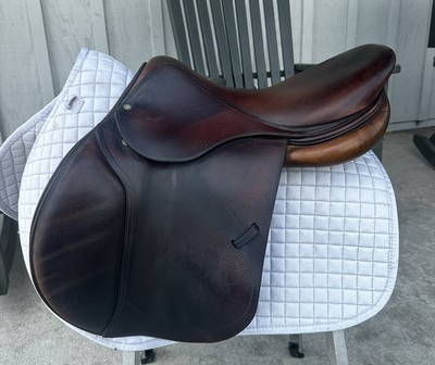 Devoucoux saddle 17  Wide Tree