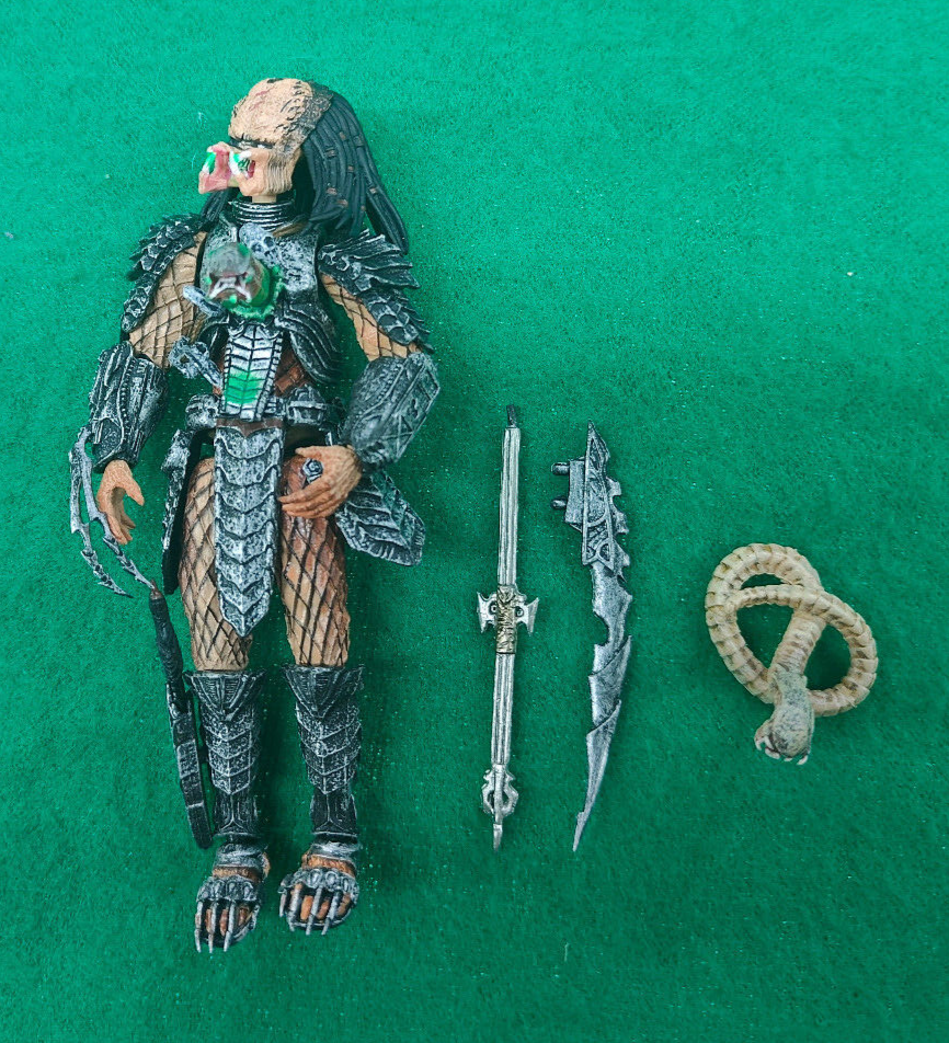 HOT TOYS Alien VS Predator Snap Kits 2005 Predalien Predator