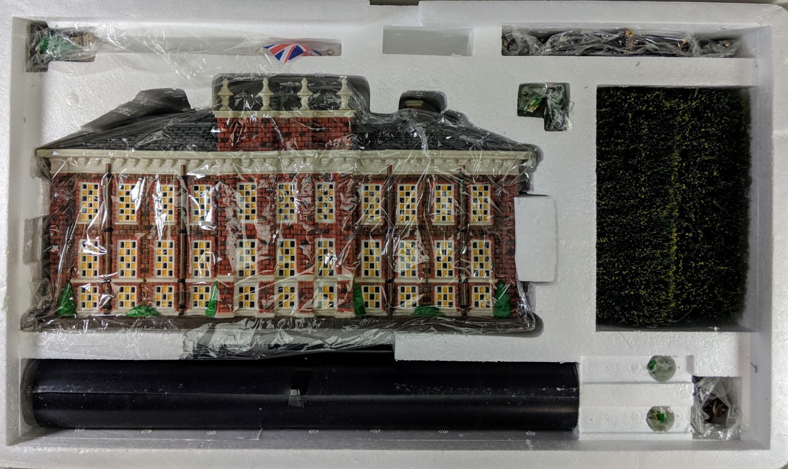 Dept 56 ~ Kensington Palace Special Edition (58309) - Dickens Village Series NEW