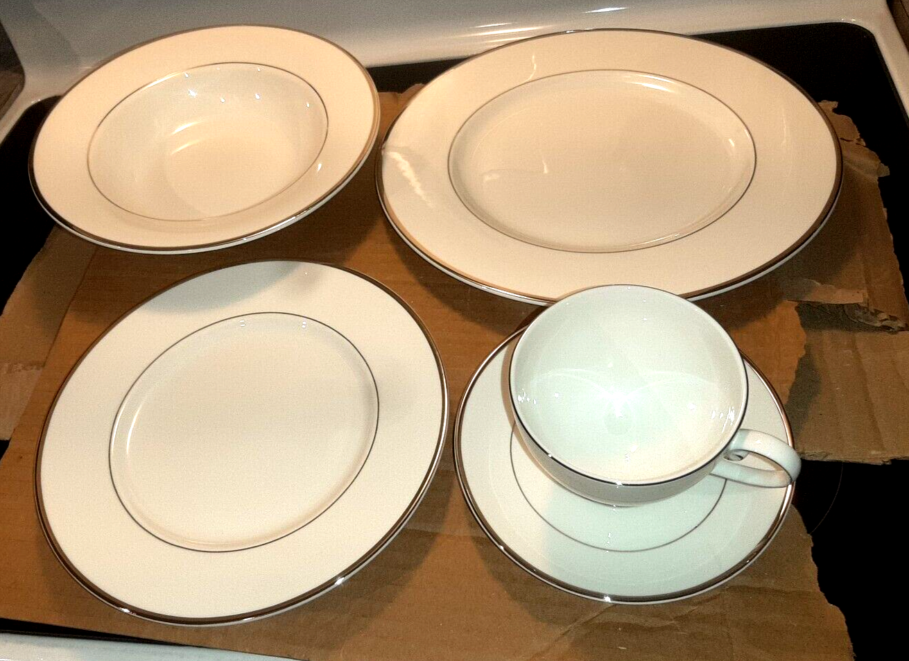 食器 Mikasa Breakfast Set Gourmet Basics by Mikasa 16-piece Trellis Dinnerware Set