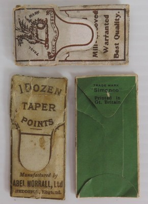 (3) VINTAGE SINGER AND OTHER SEWING MACHINE NEEDLE PACKETS         (INV22163)