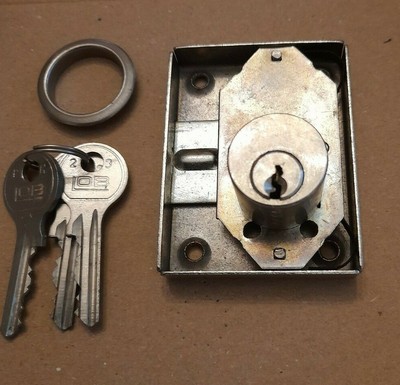 Schloss Schrank gebraucht kaufen! Nur 2 St. bis -60% günstiger