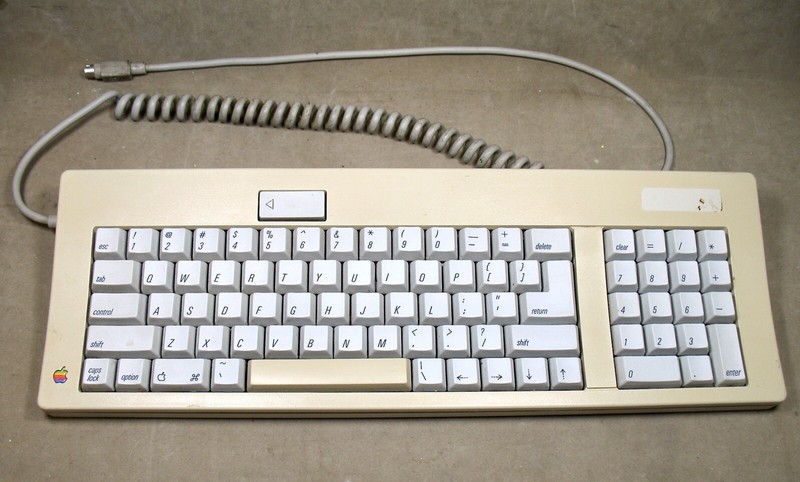 Apple M0116J キーボード Orange Alpsスイッチ搭載 希少 Apple M0116J キーボード Orange Alpsスイッチ搭載 希少