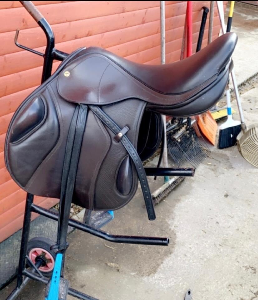 Black Country horse jump saddle in brown in Rosyth, Fife Gumtree