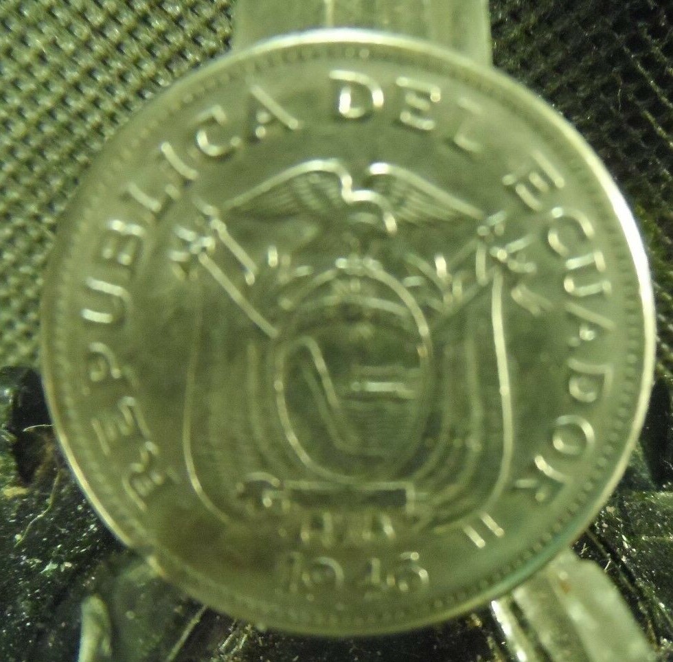 CIRCULATED 1946 UN SUCRE ECUADOR COIN(20219).....FREE DOMESTIC SHIPPING!!!!!