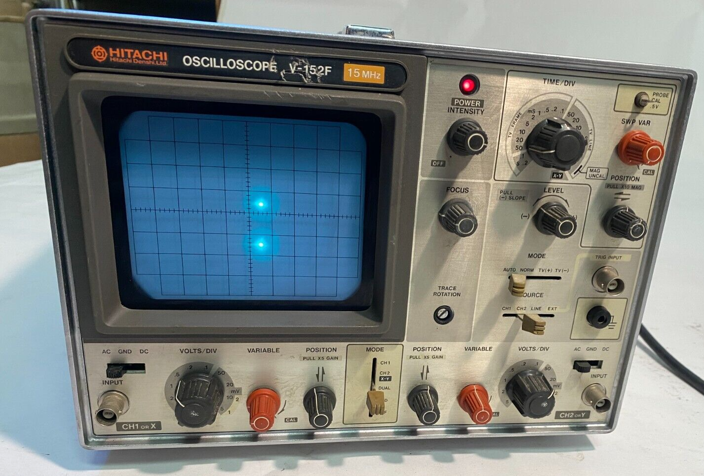 Hitachi V-152F 15Mhz Dual Trace Oscilloscope 2-Channel