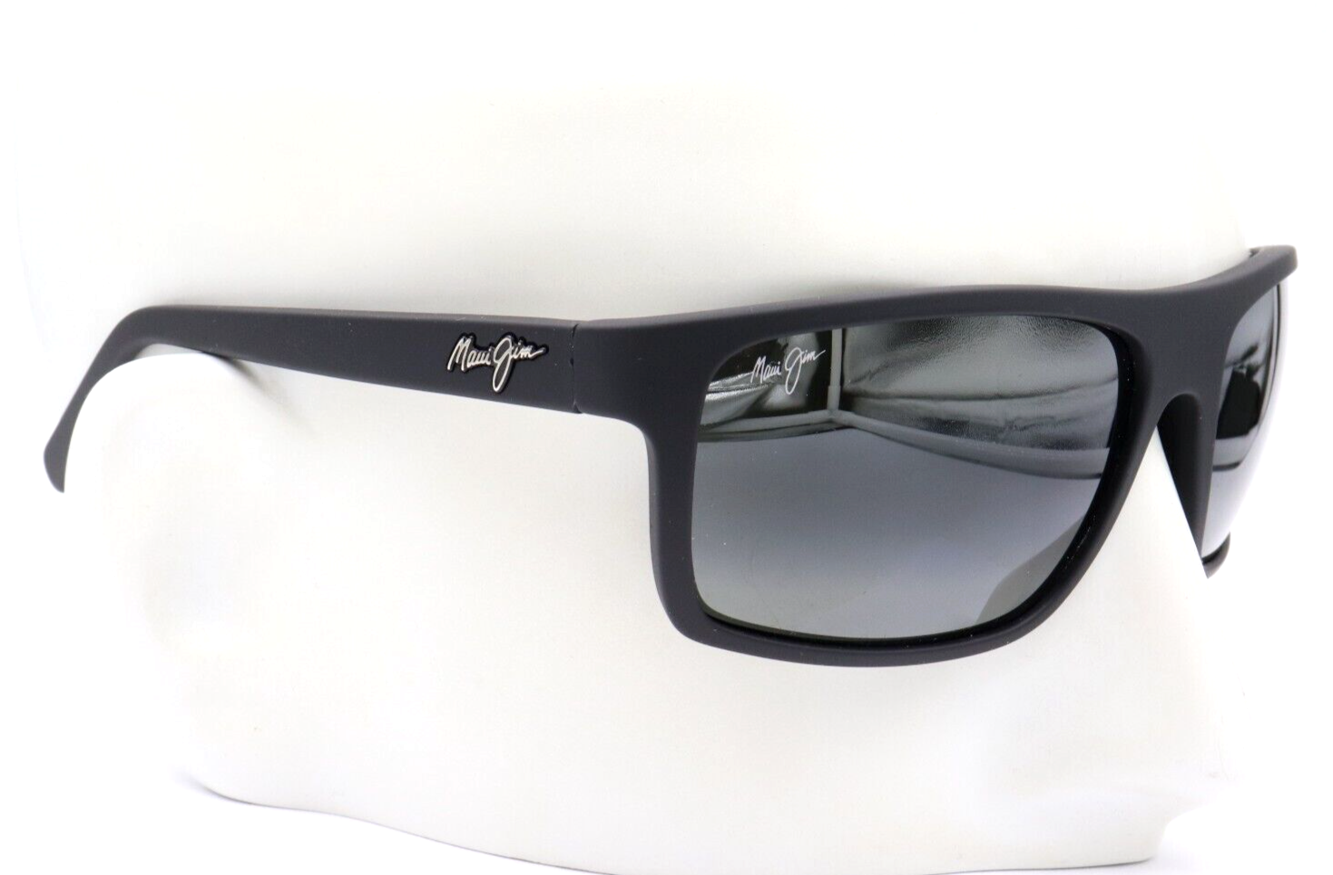 Pre-owned Maui Jim Byron Bay Gray Polarized Black Rubber Wrap Sunglasses 746-02mr $279 In Neutral Gray