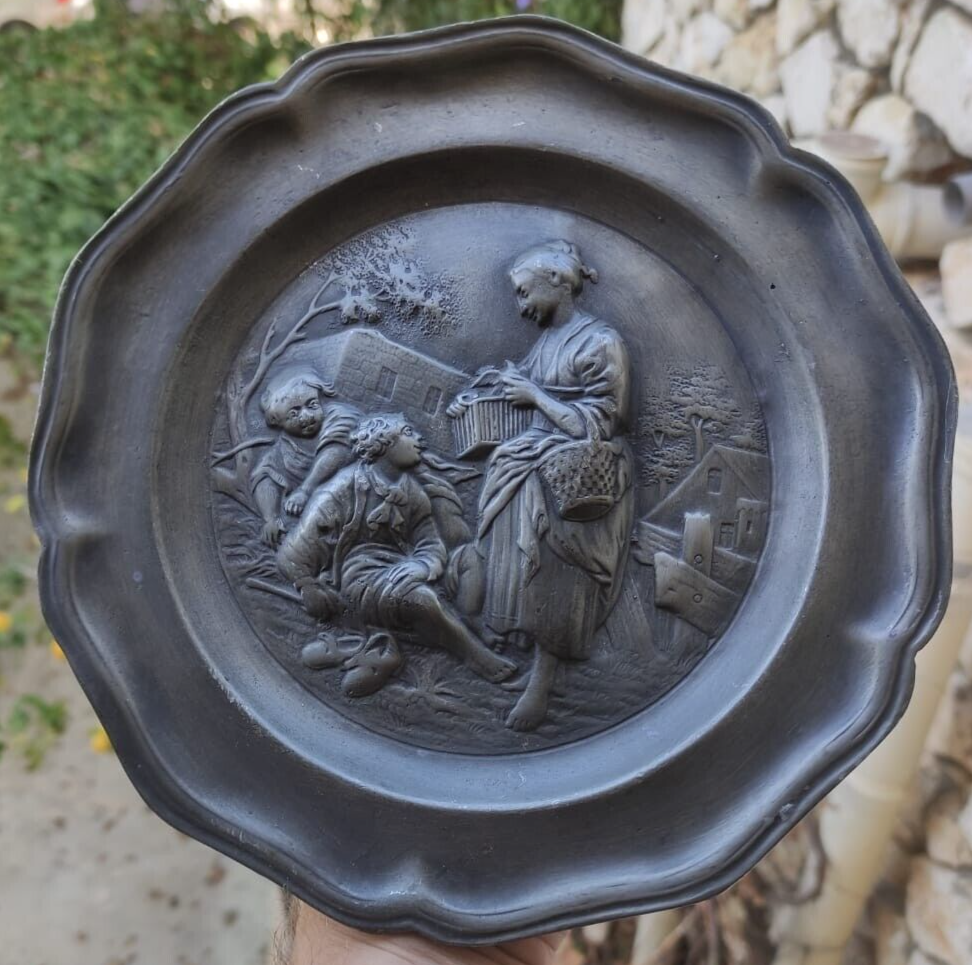 フランスアンティーク　Pewter Plate Stunning French Vintage Decorative Pewter Plate With