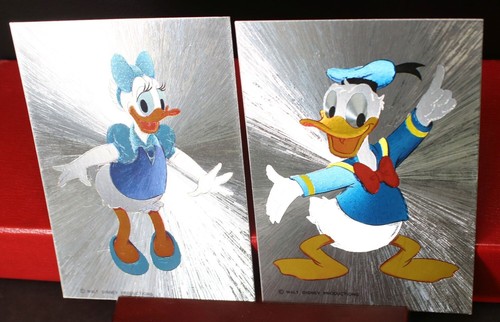 Donald Duck and Daisy Duck ~Reflective  foil Unused Vintage Disney Postcard #432