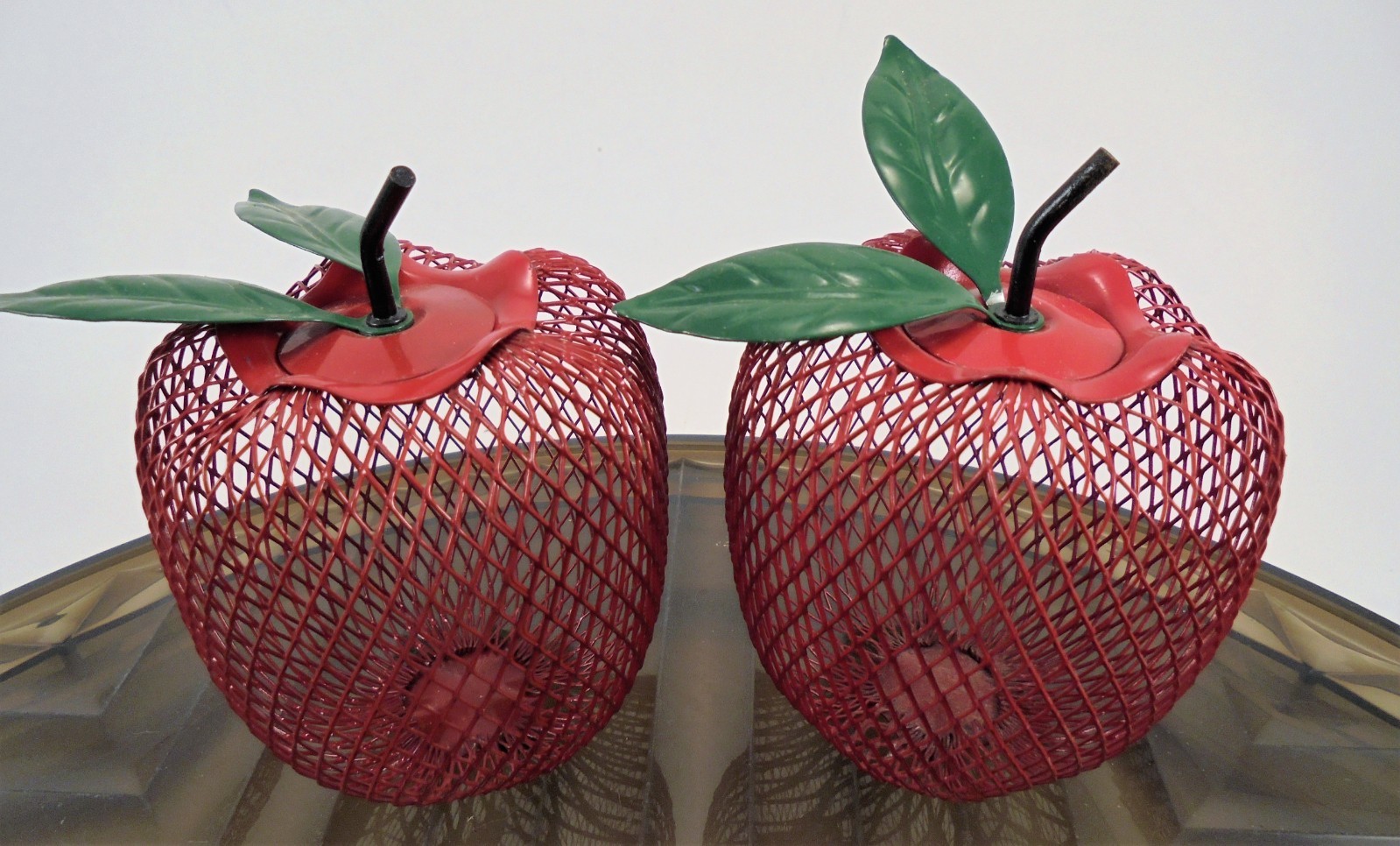 Art  Iron Mesh Fruit Apple - Life size Home Decor