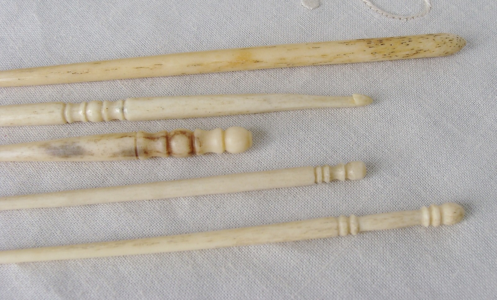 Lot of 5 Antique Carved Bovine Bone Crochet Hooks 1 with Double Ended Hook
