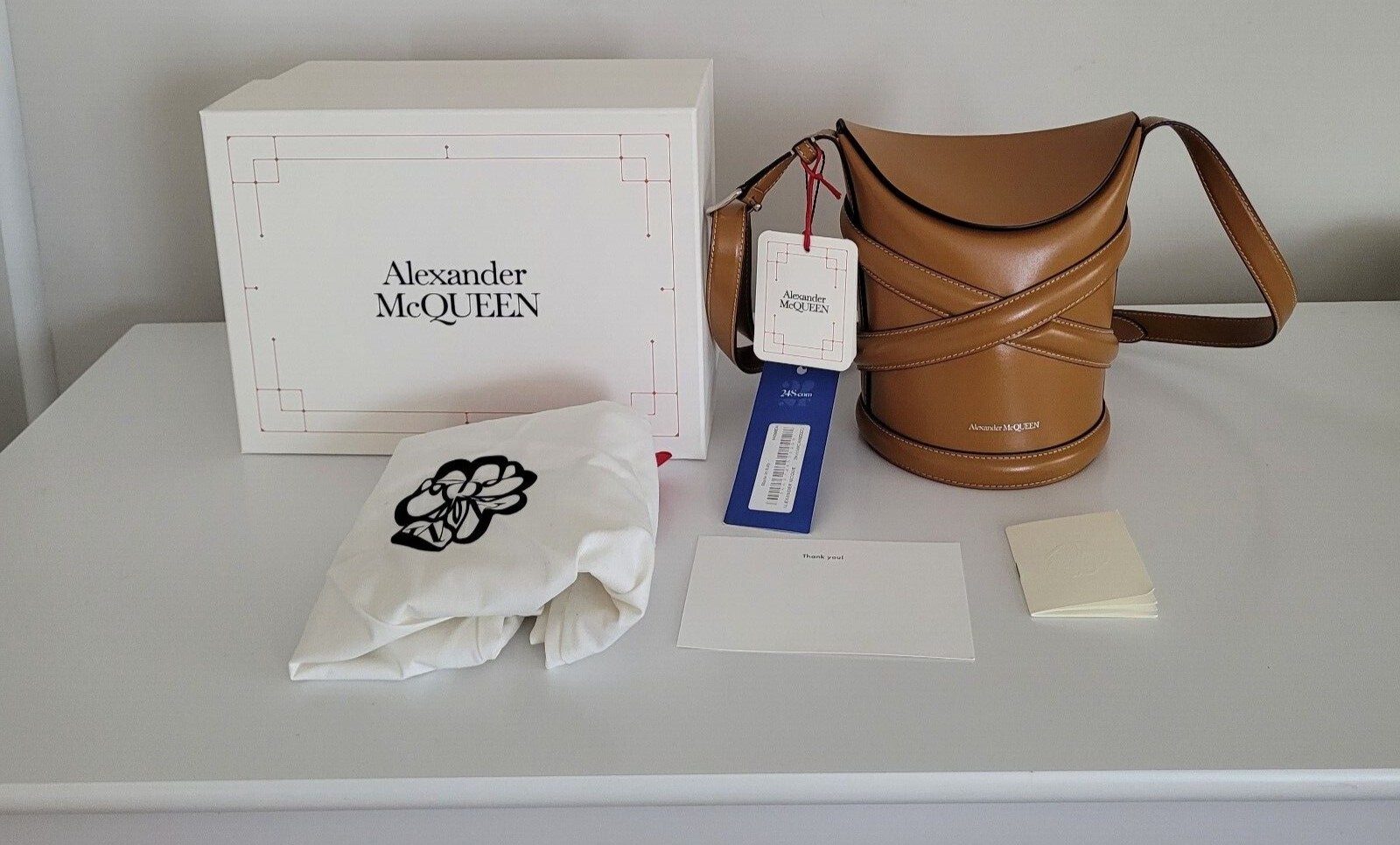 Alexander McQUEEN The Curve バケットバッグ Alexander McQueen The Curve Bucket Bag | Black | FARFETCH