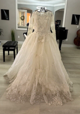 Ilgwu wedding shop dress value