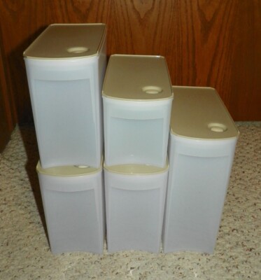 Tupperware - Shelf Smart Container  Set - 5 Piece / Clear w/ Tan Seals