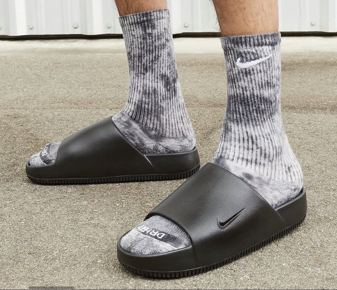 ★早期完売★NIKE★Calm Slide Black★FD4116-001★送料・関税込 NIKE CALM SLIDE BLACK/BLACK 24SU-I（ナイキ CALM スライド