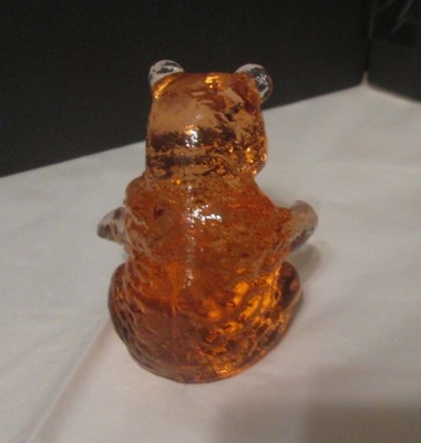 VINTAGE AMBER GLASS BEAR PAPERWEIGHT HAS THE LETTER M ON BACK 4 IN BY 2 1/2 IN +