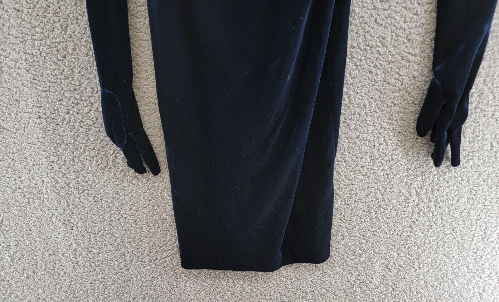 BCBGMAXAZRIA Plunge Neck Midi Dress & Glove Womens 10 Dark Navy Back Zip Closure - Picture 4 of 16