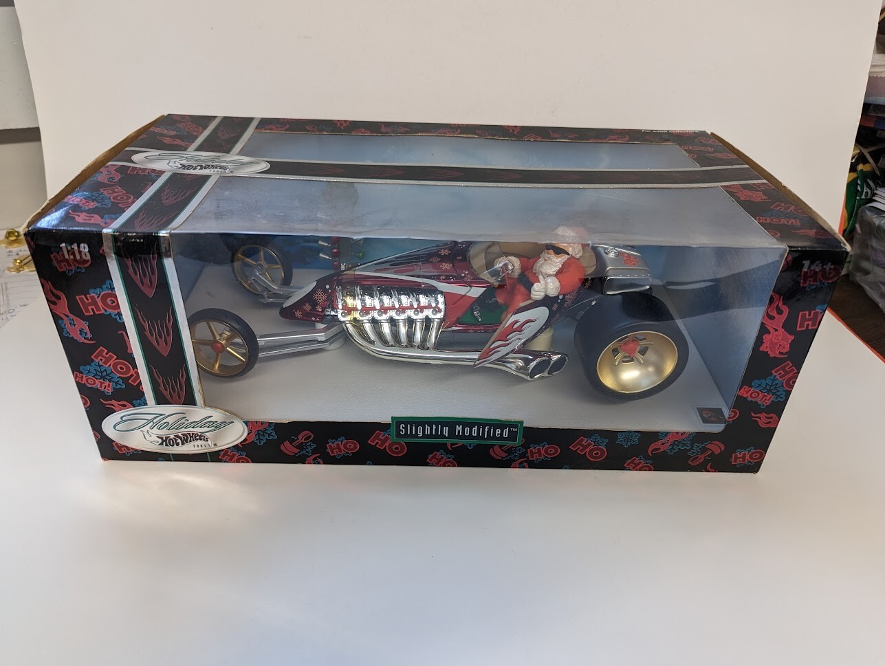 Hotwheels holiday 2001年クリスマス仕様 Holiday Hot Wheels 2001 Slightly Modified Santa Claus Car 1