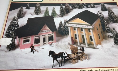 THE GREENLEAF VILLAGE SWEET SHOP LIBRARY KIT Doll House Wood Miniature Village