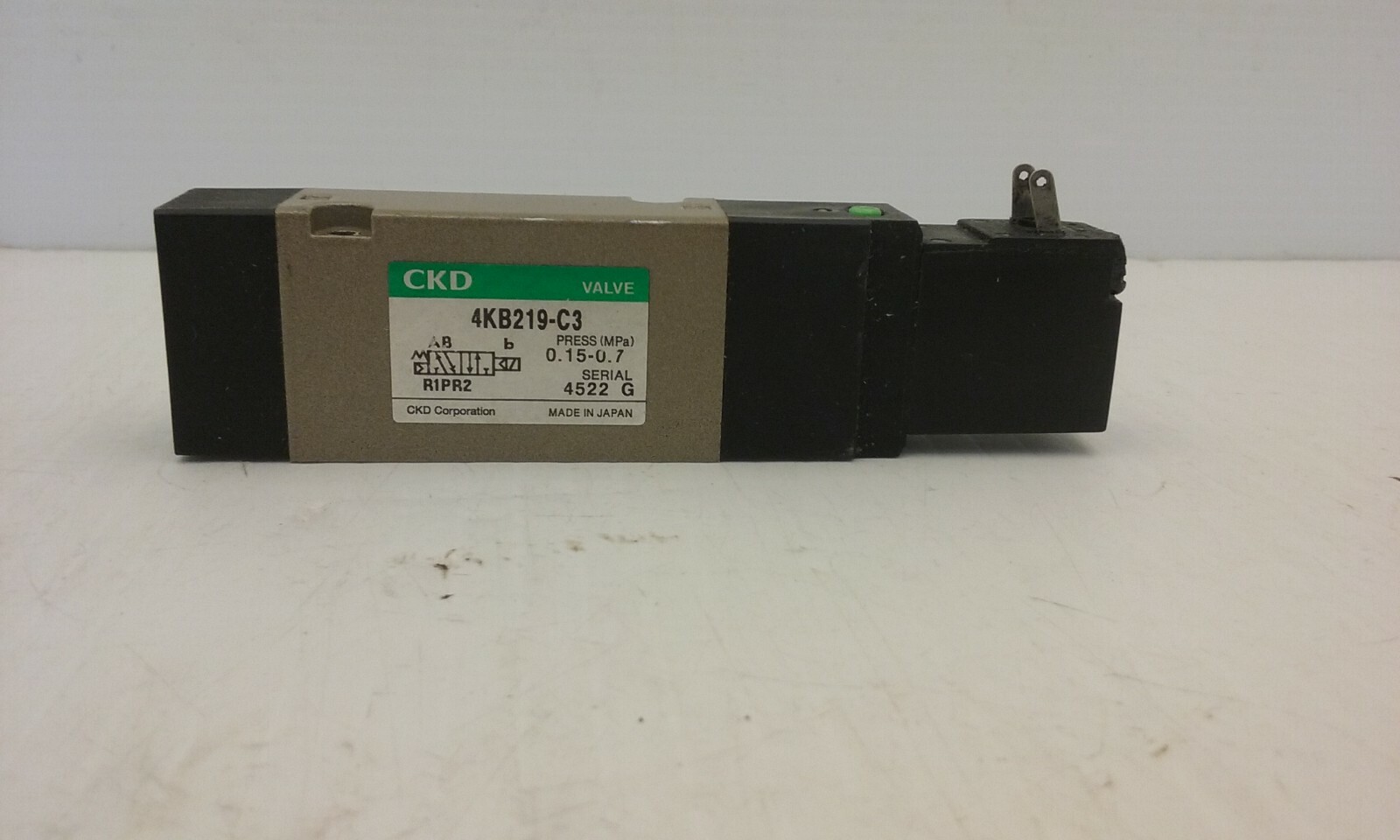 CKD 4KB219-C3 PNEUMATIC VALVE, 100V AC, 100V 60Hz, PRESS CKD 4KB219-C3 PNEUMATIC VALVE, 100V AC, 100V 60Hz, PRESS