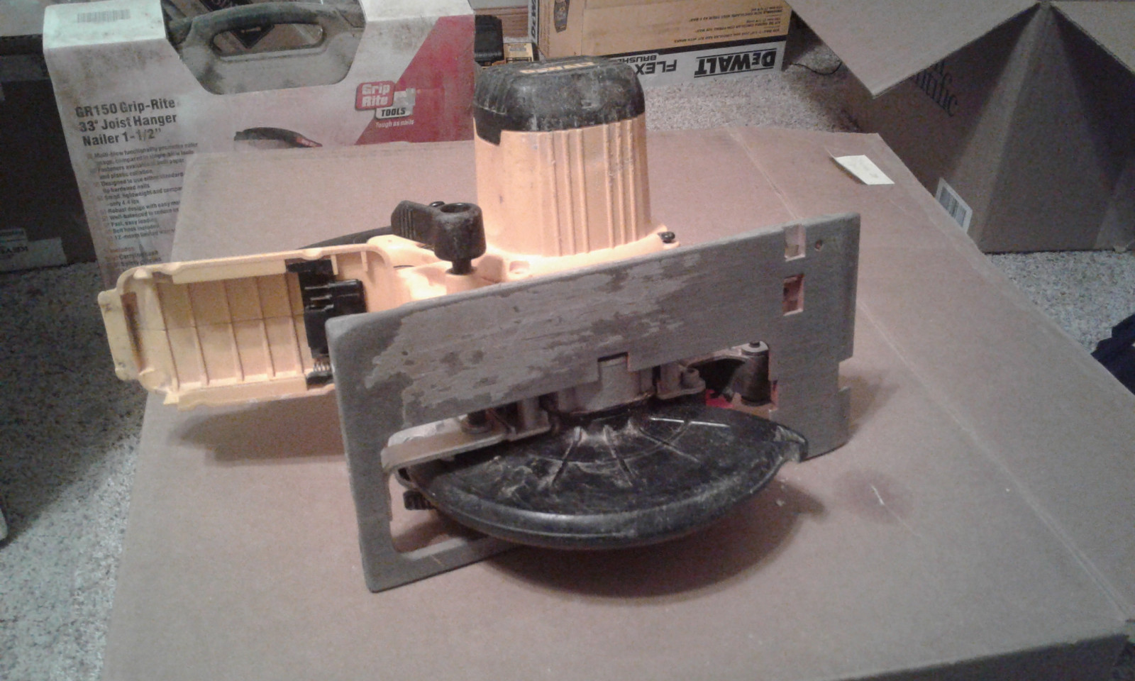 DEWALT DC300 36-Volt Cordless 7-1/4-inch Circular Saw ---Tool Only---