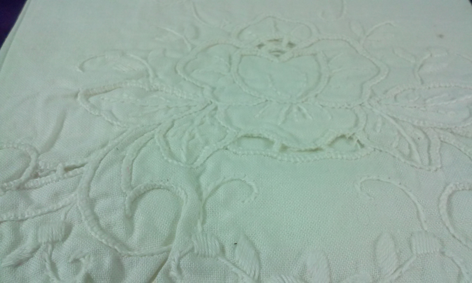 2 PRETTY VINTAGE COTTON HAND TOWELS EMBROIDERED WITH OPEN DRAWN WORK