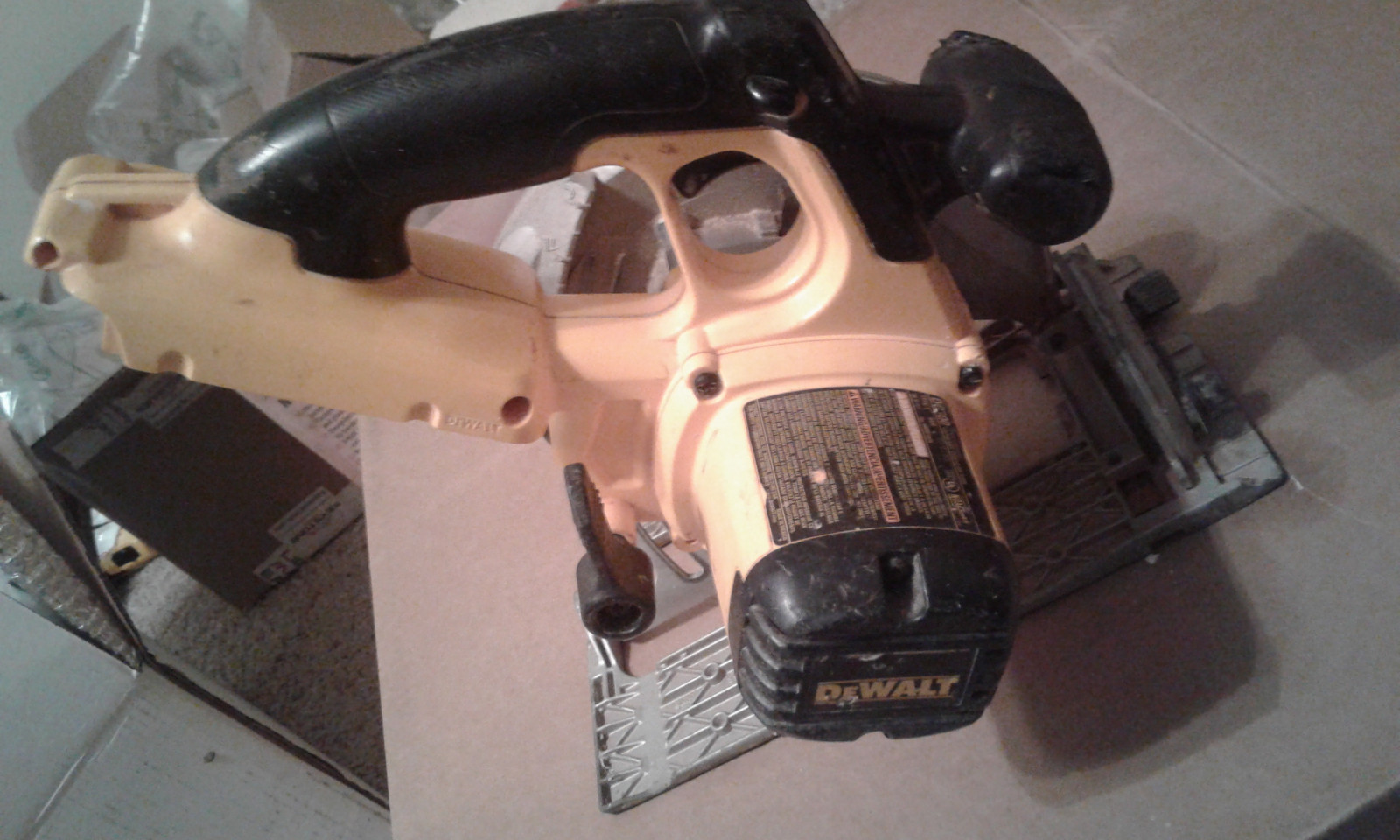 DEWALT DC300 36-Volt Cordless 7-1/4-inch Circular Saw ---Tool Only---