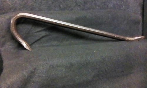 Antique Vintage Tools Steel Nail Puller Pry Crow Bar