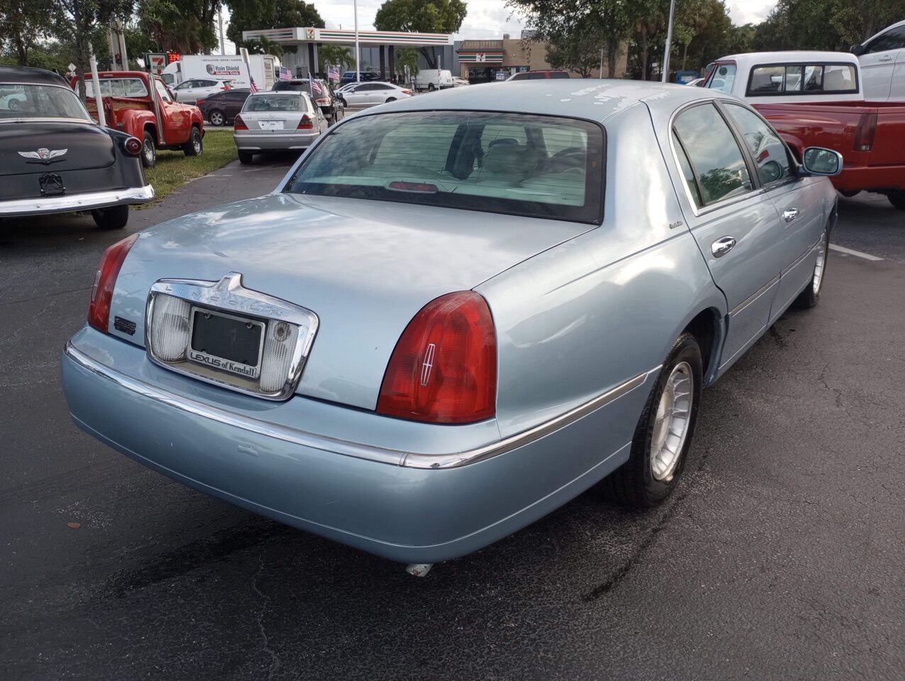 1998 Lincoln Town Car Executive 4dr Sedan 188364 Miles Blue Sedan 4.6l