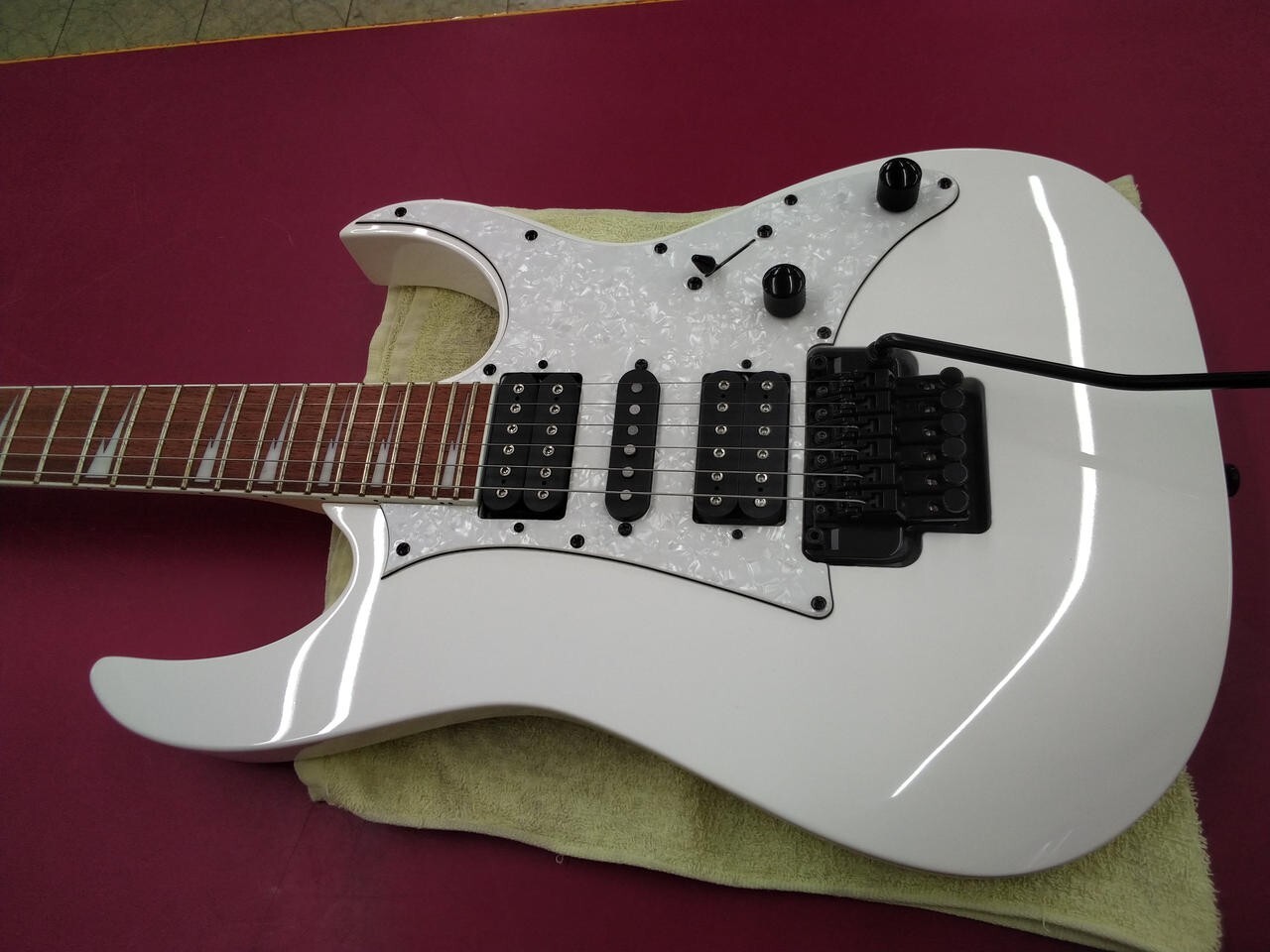 Ibanez RG350DXZ White エレキギター 楽天市場】エレキギター 初心者セット Ibanez RG350DXZ WH 入門