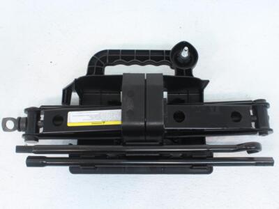 liberty　1113 Jeep Liberty 2004 - 2007 Jack Kit OEM 55366972AA 52129757AB
